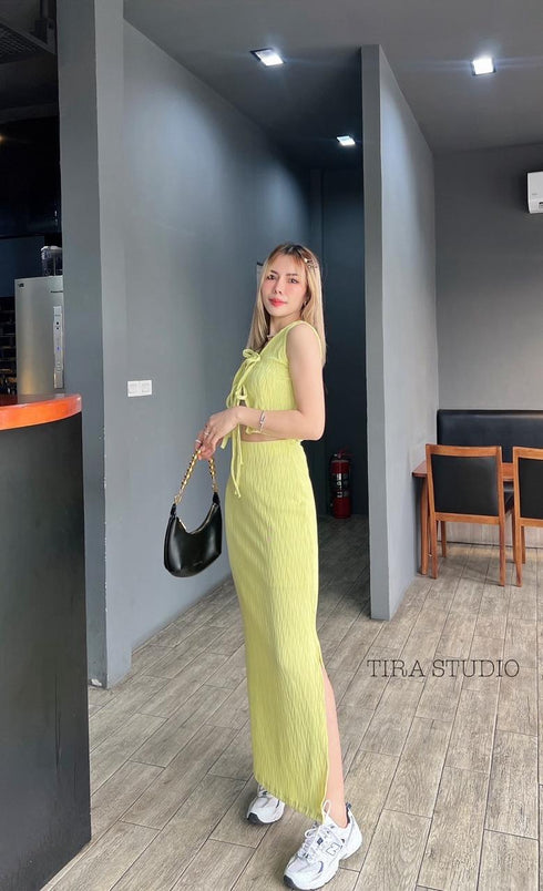 TIRA Half Sleeve Tie Up Crop Top With High Waist Split Skirt